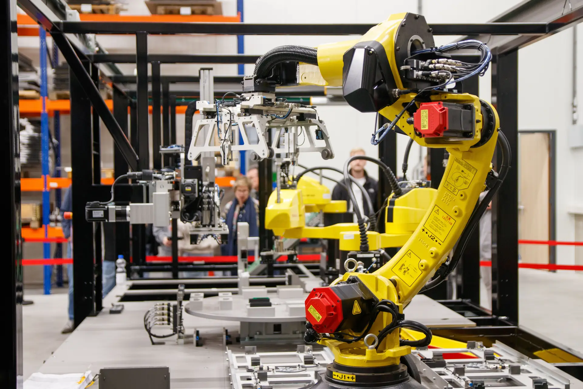 Moderne Industrieautomation in einer deutschen Produktionsanlage