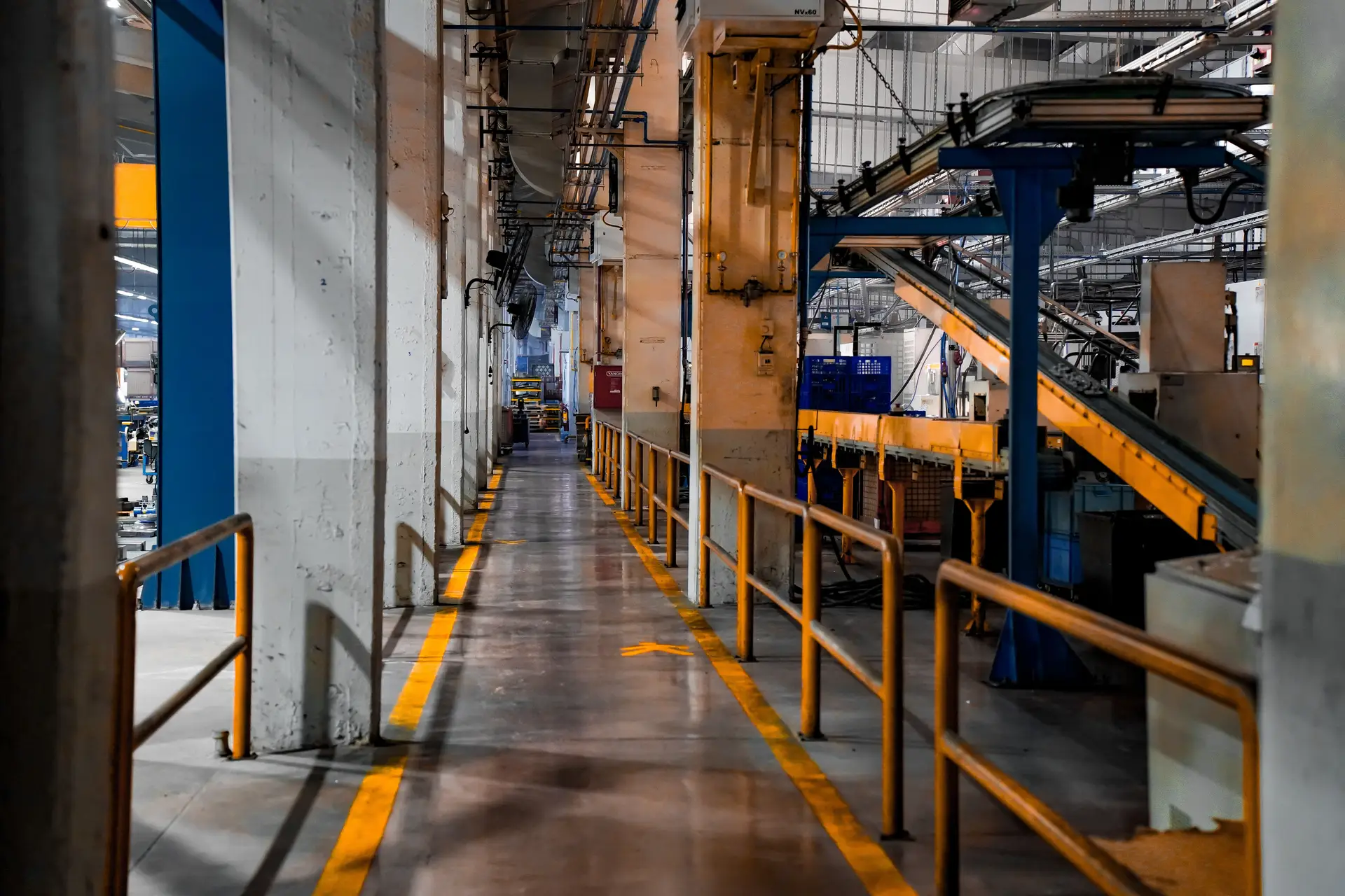 Automatisierte Produktionslinie in einer Fabrik